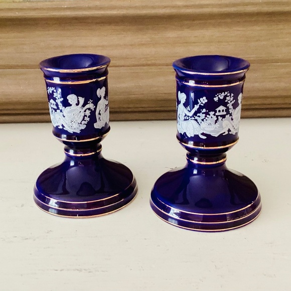 Vintage Porcelain Grecian Candlesticks Set Of 2 Cobalt Blue & White Gold Accents - Picture 1 of 12